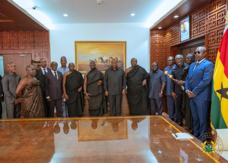 Otumfuo invites President Mahama to Asantehemaa’s royal funeral.