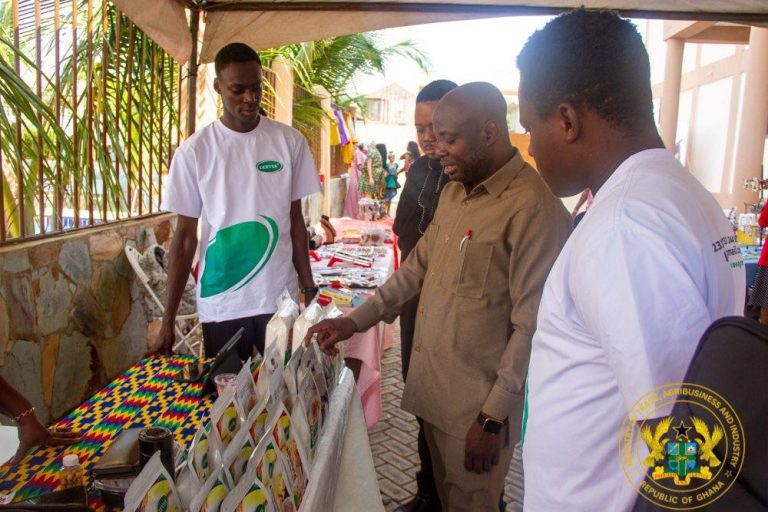 Ministry of Trade Tasks Local Businesses to Adopt a Borderless Commercial Outlook