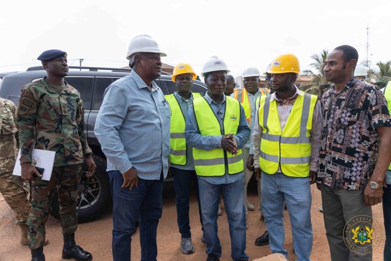 President Mahama Cuts Sod for the Dualisation of Cape Coast–Takoradi road