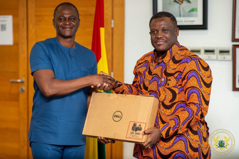 Communication Ministry and GIFEC Donate Laptops to Aid Returnee Processing