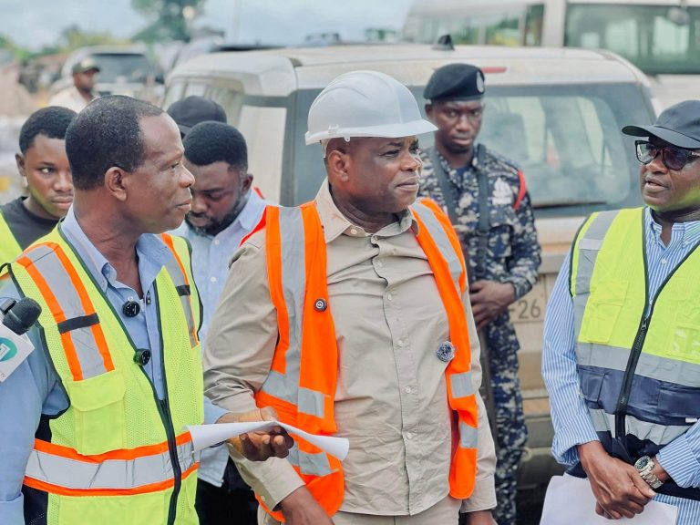 Roads Minister Urges Contractors to Stay on Schedule