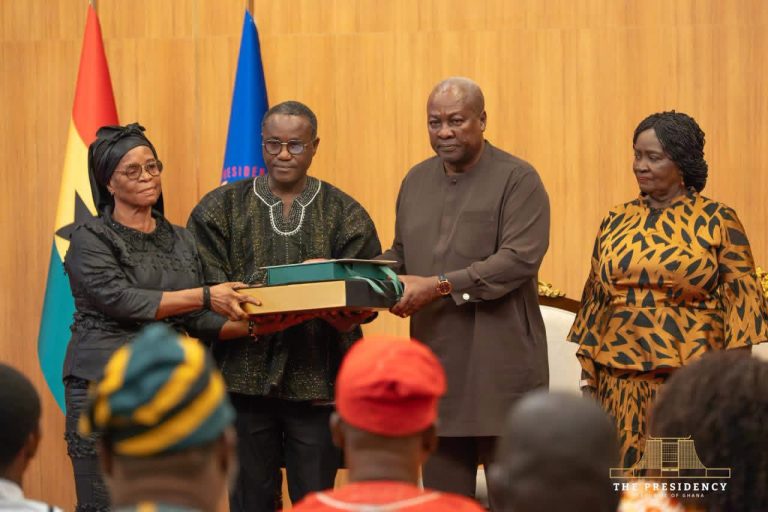 President Mahama hands over compensation packages to families of helicopter crash victims