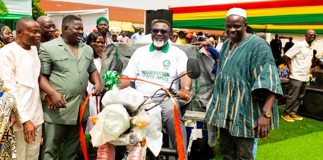 TREE CROPS DEVELOPMENT AUTHORITY, MAMPONG ASSEMBLY SUPPORTs FARMERS WITH AGRICULTURAL INPUTS