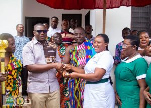 Bosomtwe DCE Commissions Nurses’ Quarters at Bonkokor