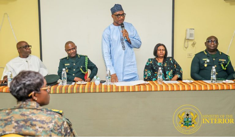 Interior Minister Directs Immigration Service to Crack Down on Illegal Immigration