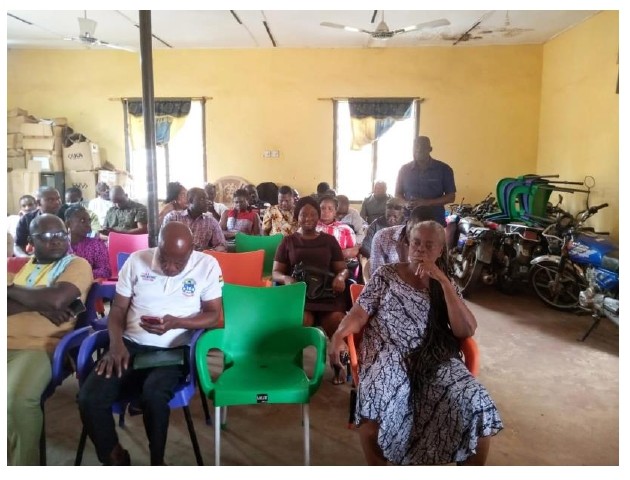AKATSI SOUTH INFORMATION OFFICER SENSITISES GES STAFF ON RIGHT TO INFORMATION ACT