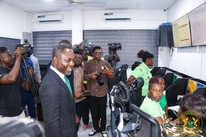  Health Minister Inspects System to Tackle ‘No Bed Syndrome’